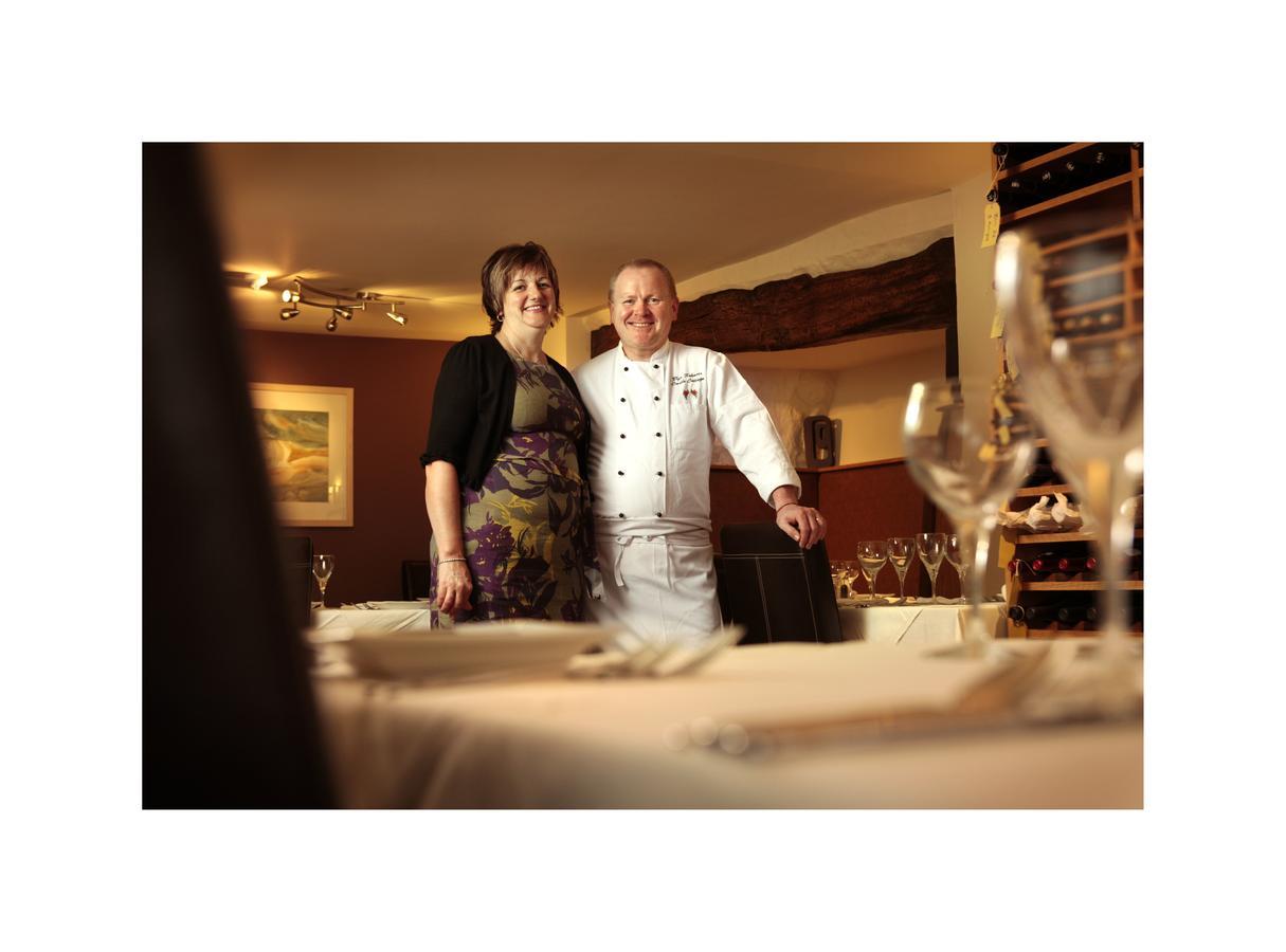 Castle Cottage Restaurant With Rooms Харлех Экстерьер фото